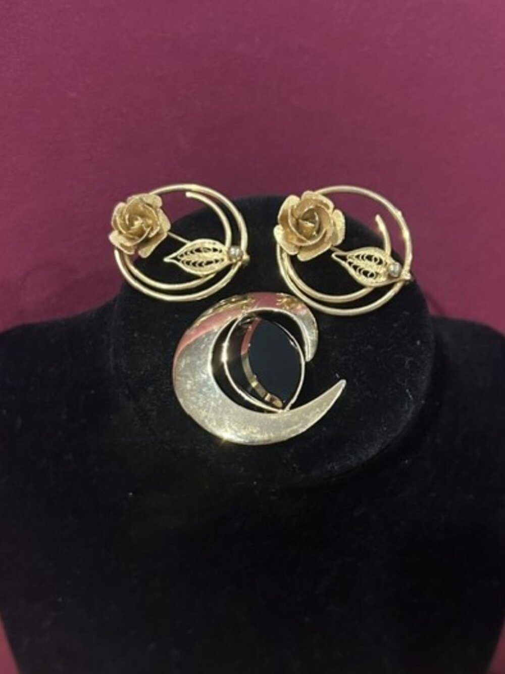 SARAH COVENTRY 3 Gold 1960s Vintage BROOCHES